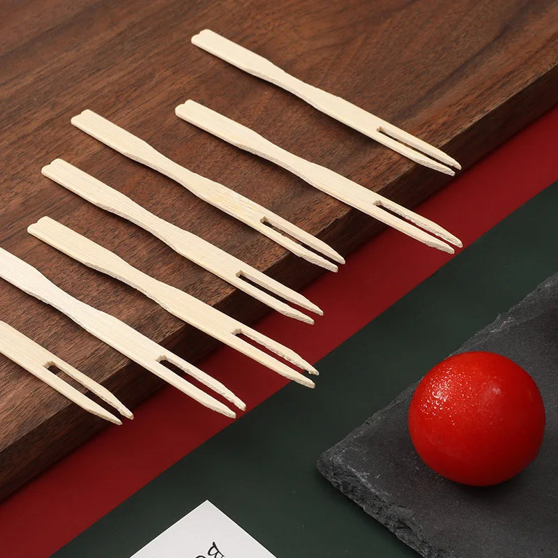 100 pz usa e getta 9cm lunghezza forchette di bambù forchette di frutta Cocktail frutta Picks spiedini bastoncini naturali utensile da Dessert per feste