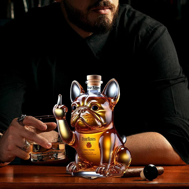 Divertente decanter per whisky con bottiglia di whisky con bulldog francese per scherzi, bar, ufficio e decorazioni per la casa, bottiglia per cocktail di vino