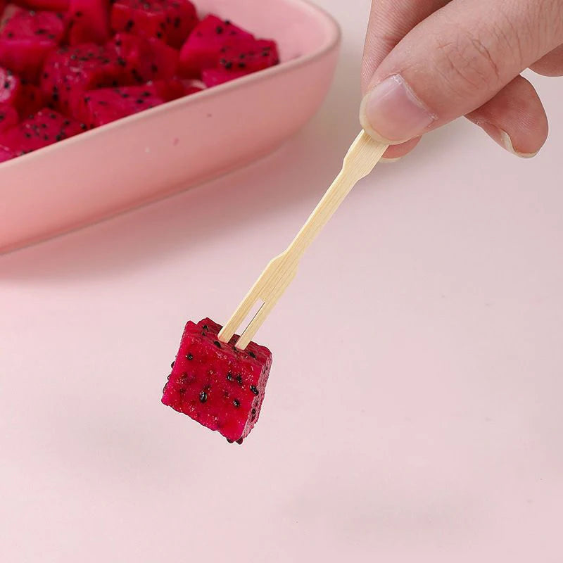 100 pz usa e getta 9cm lunghezza forchette di bambù forchette di frutta Cocktail frutta Picks spiedini bastoncini naturali utensile da Dessert per feste
