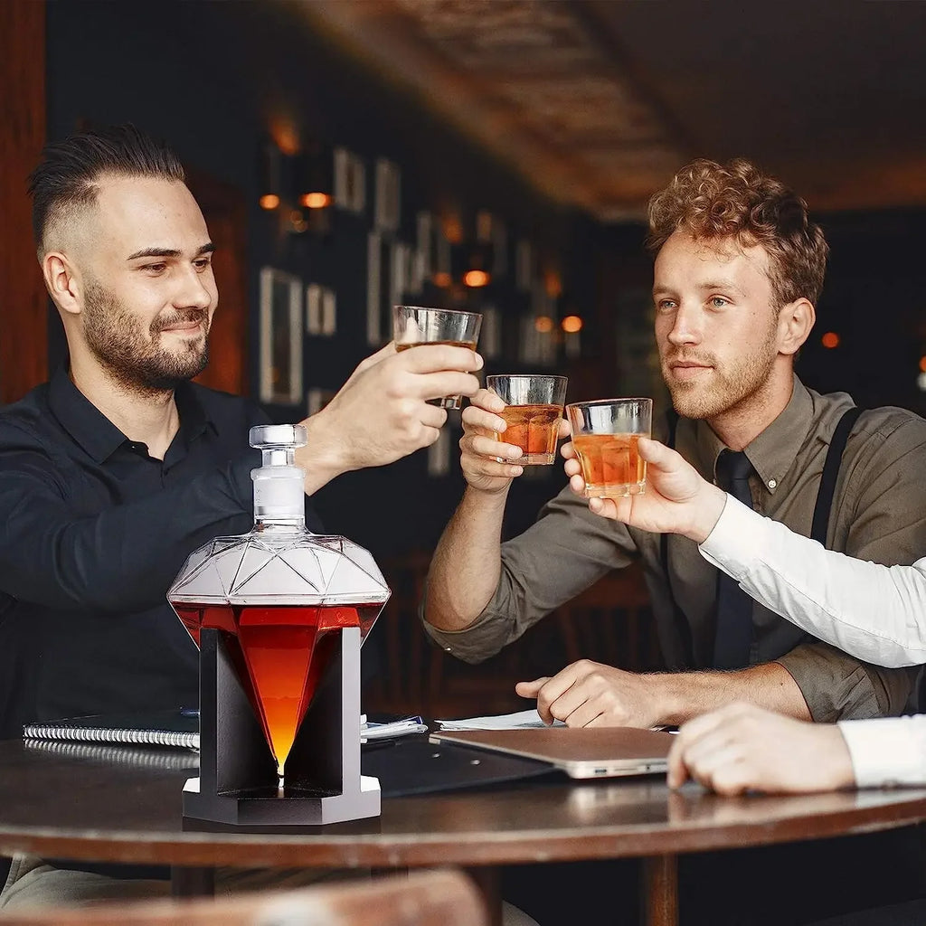 Bottiglia di vino con diamante in vetro con decanter per whisky da 1000 ml con supporto in legno Tappo ermetico Adatto a tutti i tipi di alcol Regalo