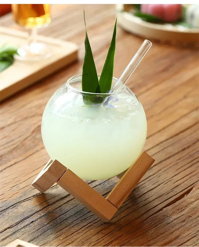 Bicchiere da cocktail con sedile inferiore in legno e cannuccia Vetreria sferica creativa Bicchiere da bevanda Bicchiere da succo di frullato Bar Cucina